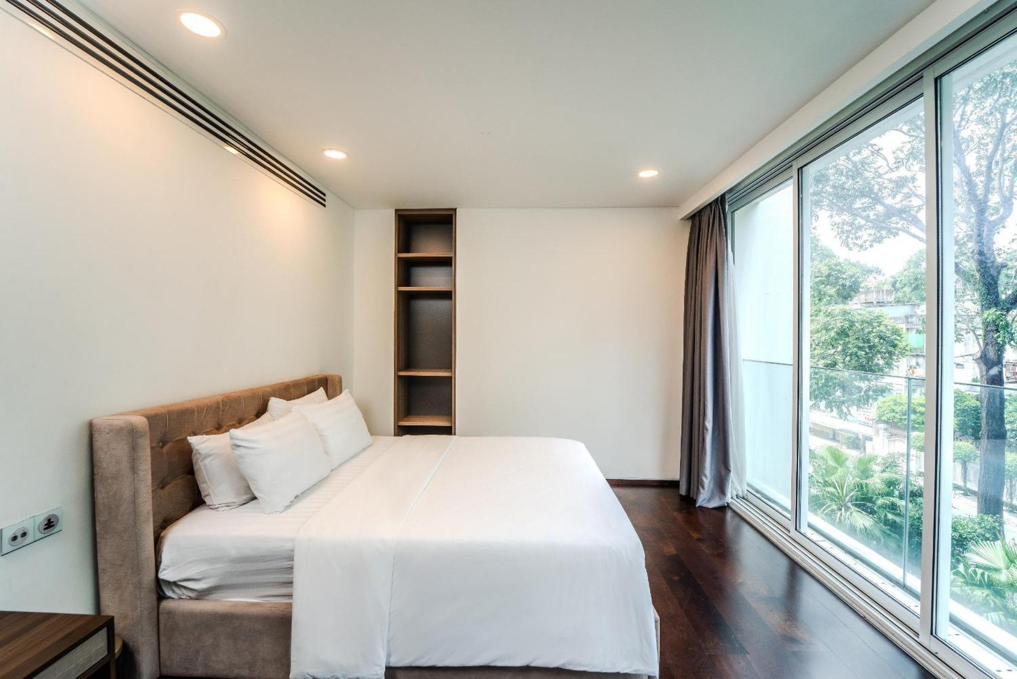 Serenity Saigon Sky Villas - Free One Way Airport Shuttle Хошимин Экстерьер фото