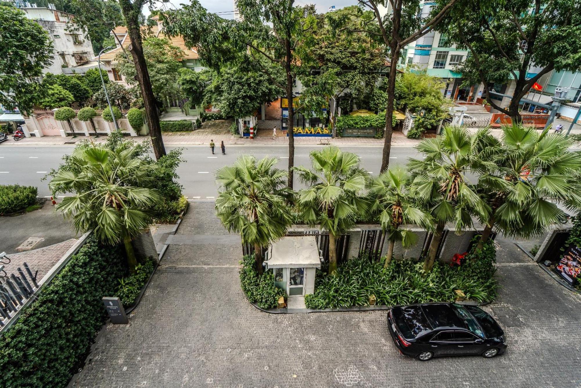 Serenity Saigon Sky Villas - Free One Way Airport Shuttle Хошимин Экстерьер фото