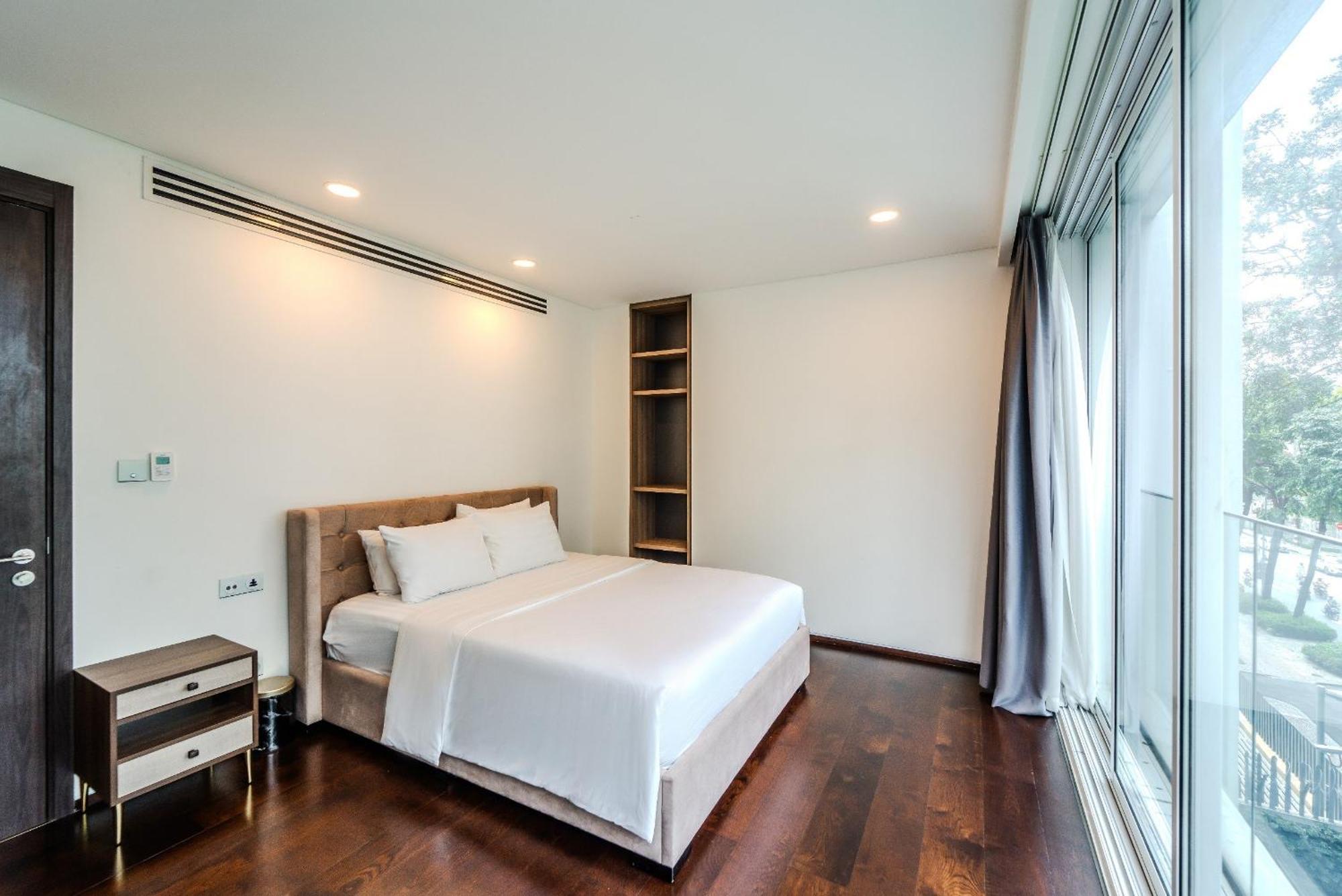 Serenity Saigon Sky Villas - Free One Way Airport Shuttle Хошимин Экстерьер фото