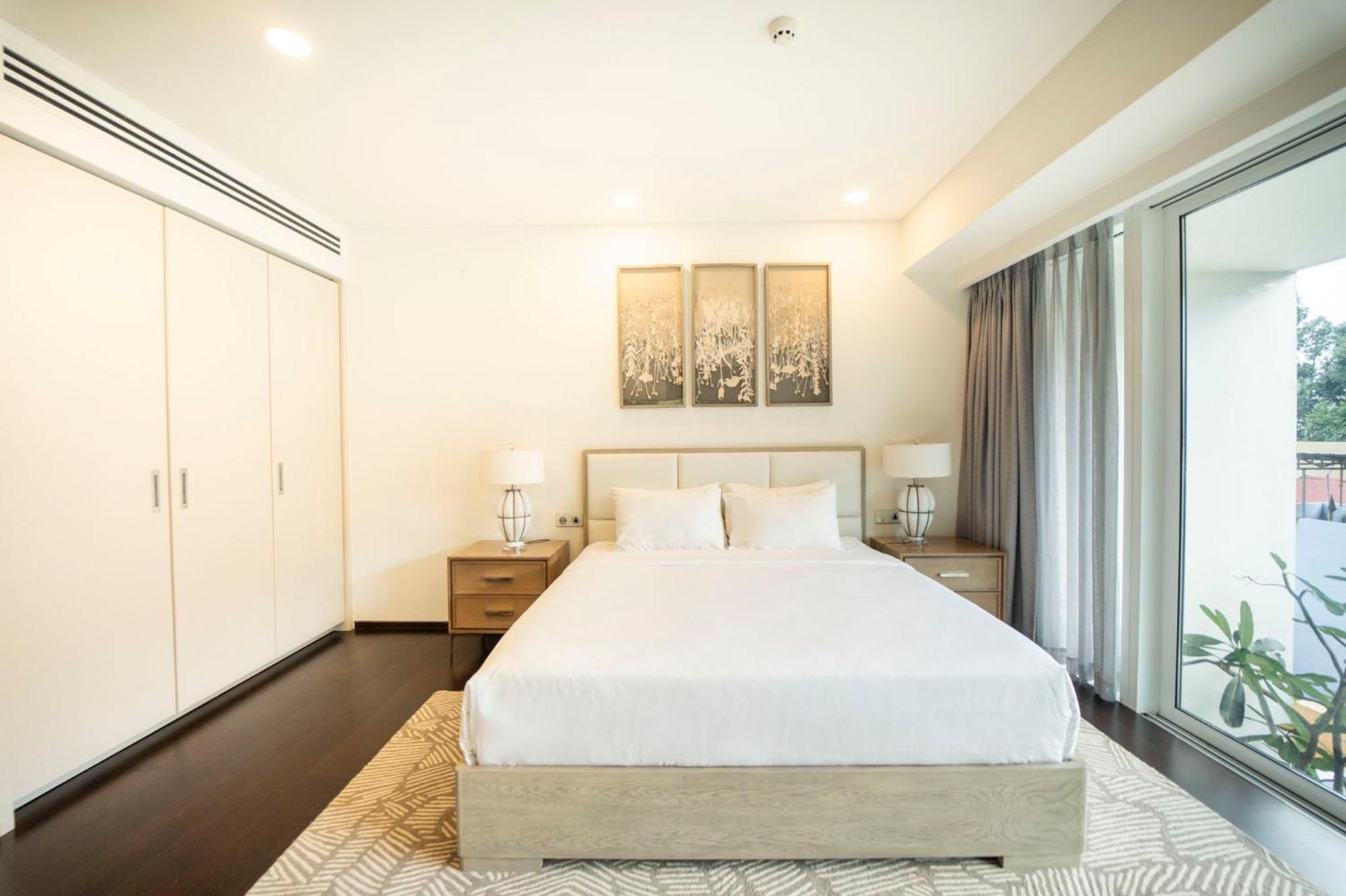 Serenity Saigon Sky Villas - Free One Way Airport Shuttle Хошимин Экстерьер фото