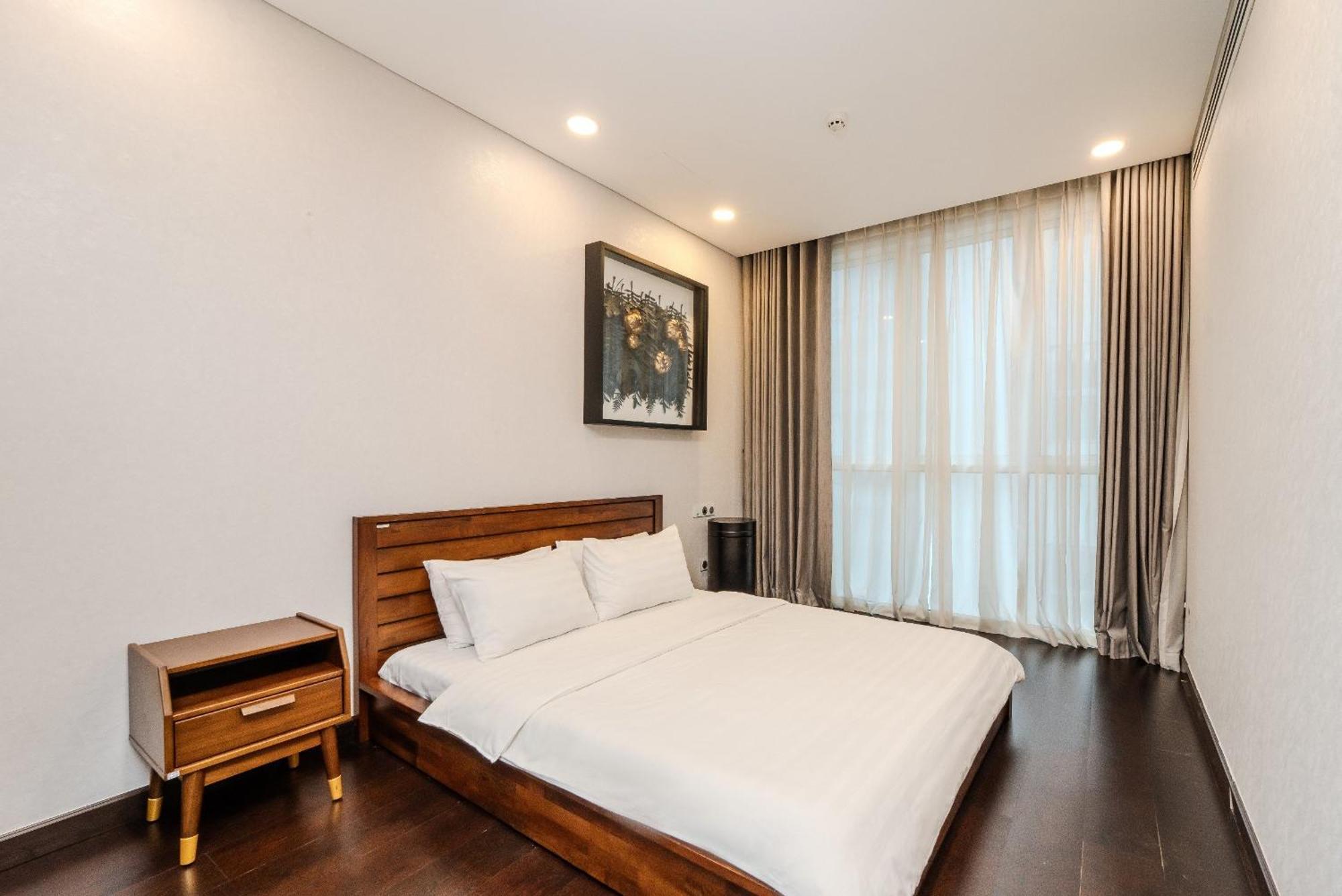 Serenity Saigon Sky Villas - Free One Way Airport Shuttle Хошимин Экстерьер фото