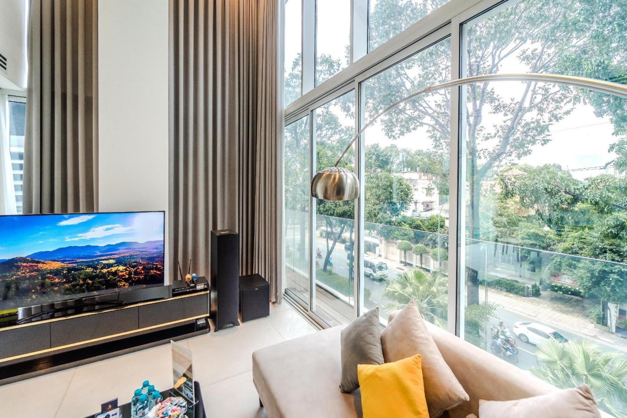 Serenity Saigon Sky Villas - Free One Way Airport Shuttle Хошимин Экстерьер фото