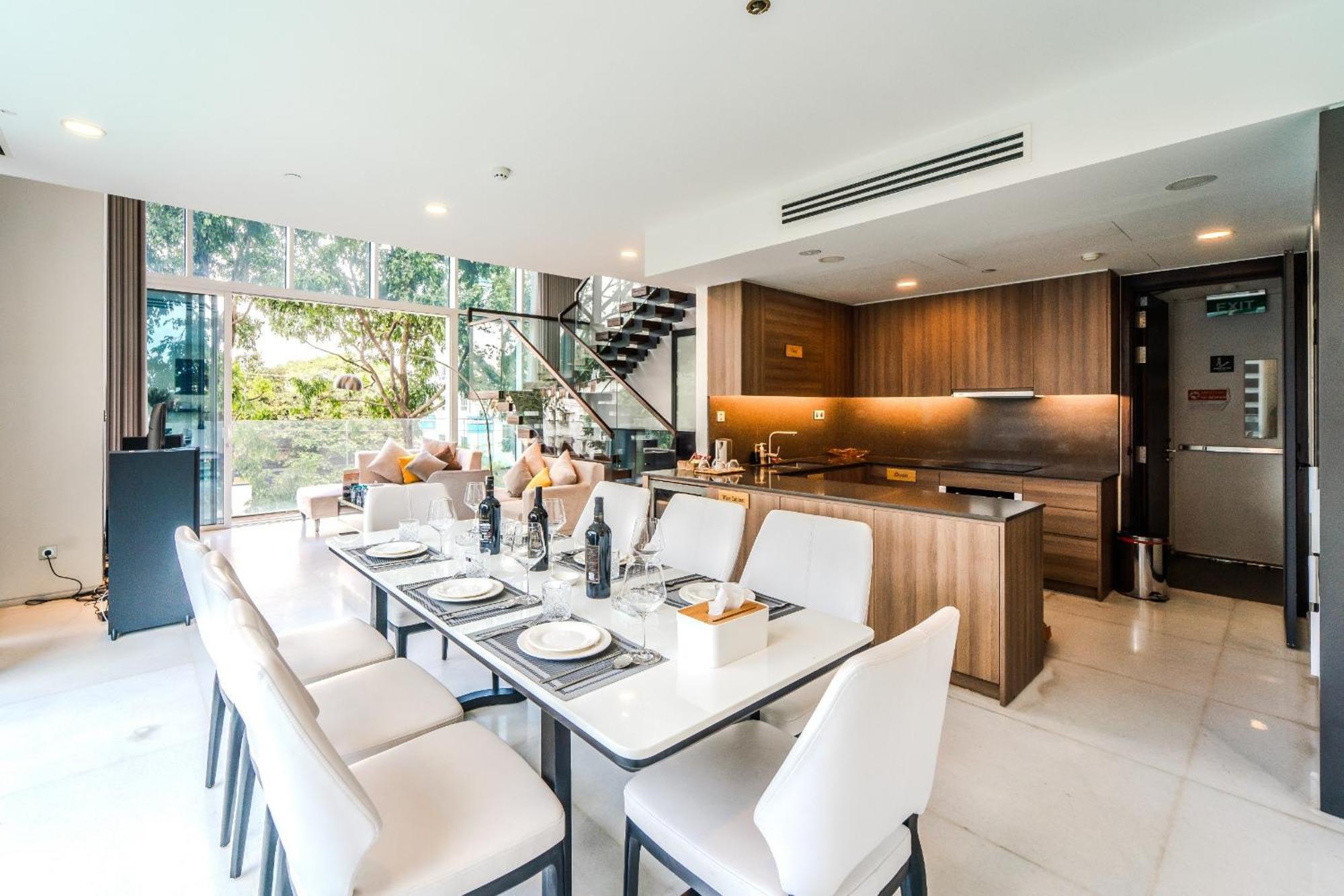 Serenity Saigon Sky Villas - Free One Way Airport Shuttle Хошимин Экстерьер фото