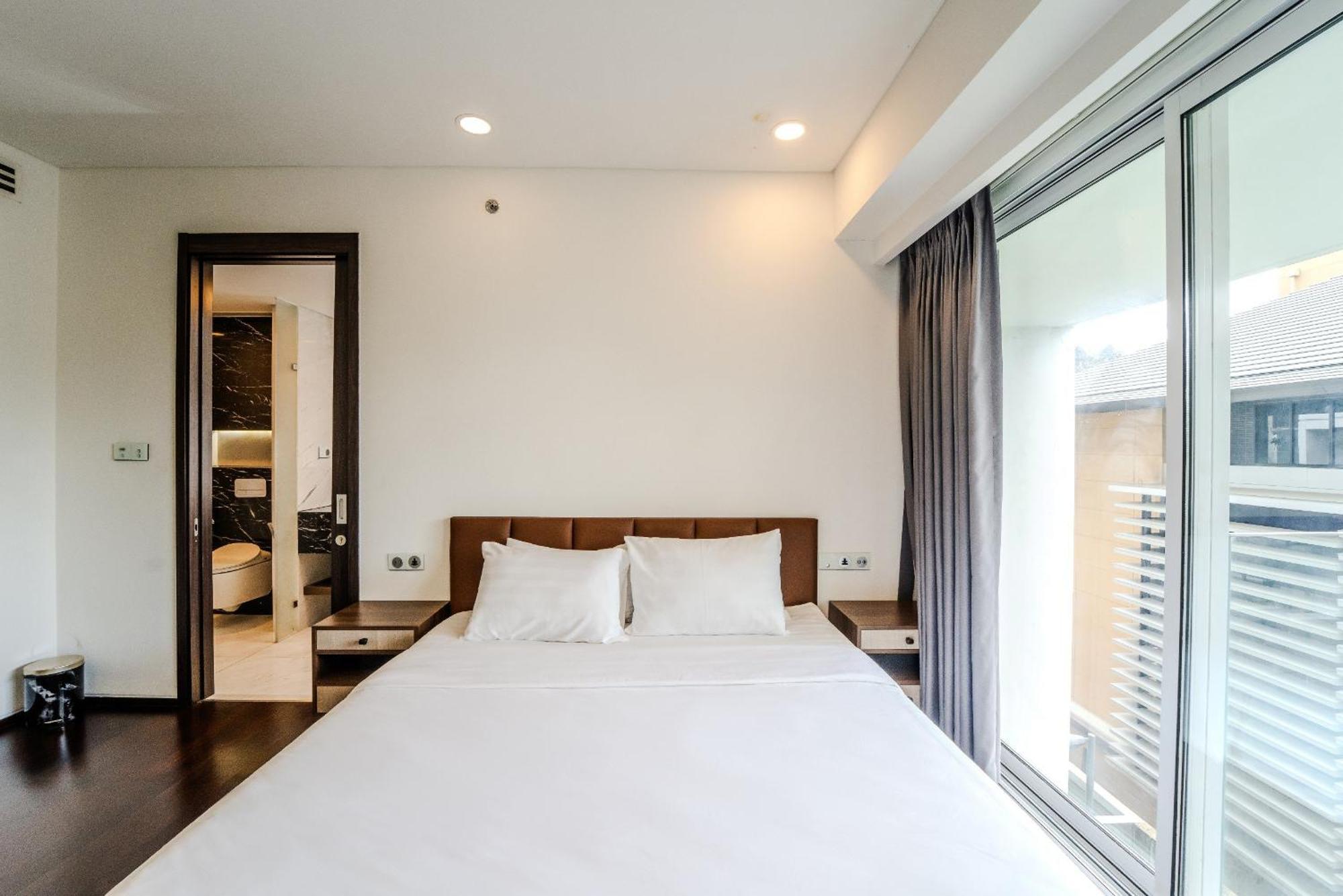 Serenity Saigon Sky Villas - Free One Way Airport Shuttle Хошимин Экстерьер фото