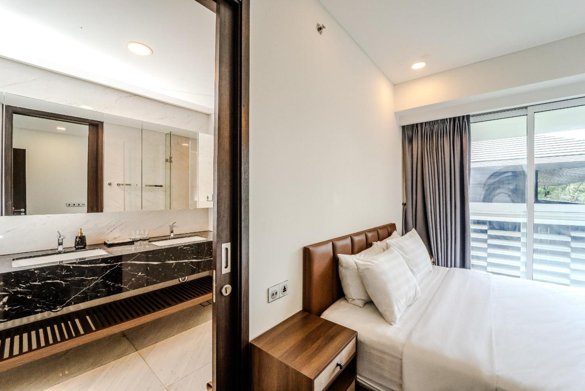 Serenity Saigon Sky Villas - Free One Way Airport Shuttle Хошимин Экстерьер фото