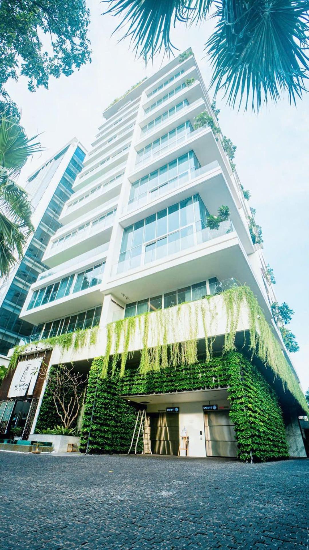 Serenity Saigon Sky Villas - Free One Way Airport Shuttle Хошимин Экстерьер фото