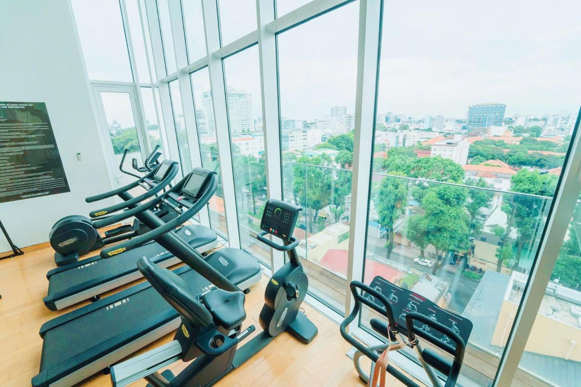 Serenity Saigon Sky Villas - Free One Way Airport Shuttle Хошимин Экстерьер фото